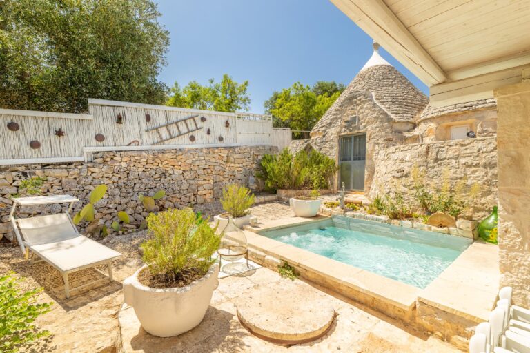 Villa Trullo Bianco