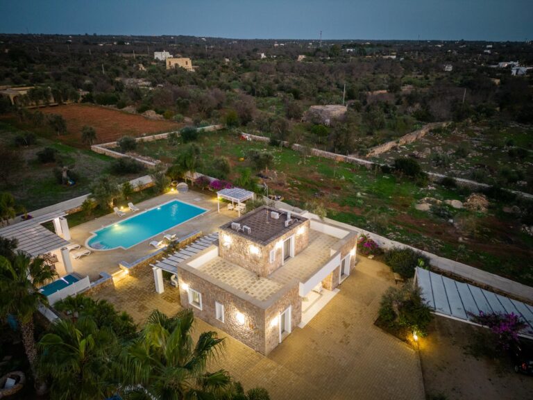 Malaspina luxury pool