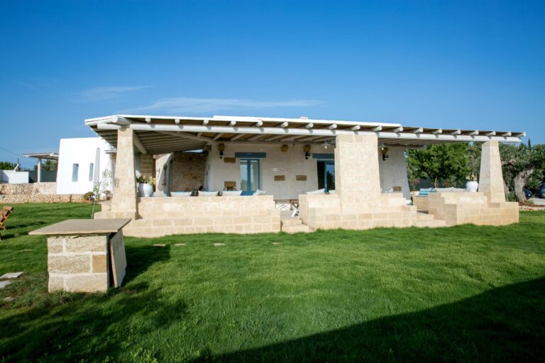 Prestige pool trullo