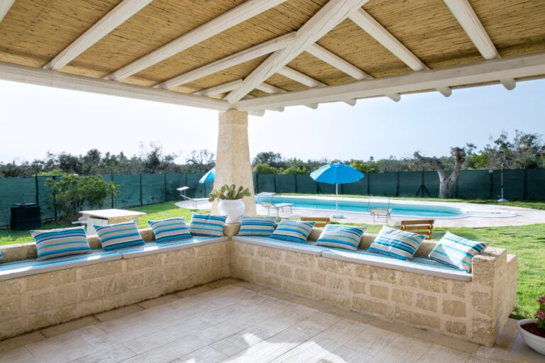 Prestige pool trullo
