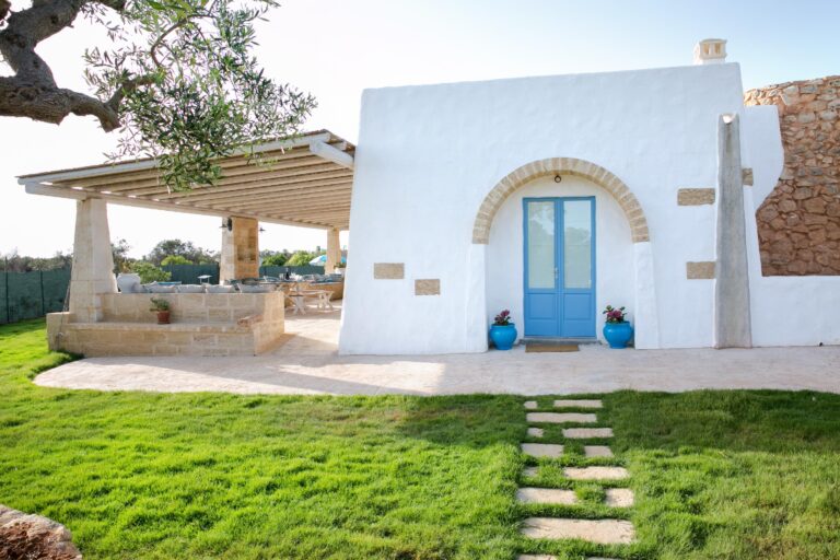 Prestige pool trullo