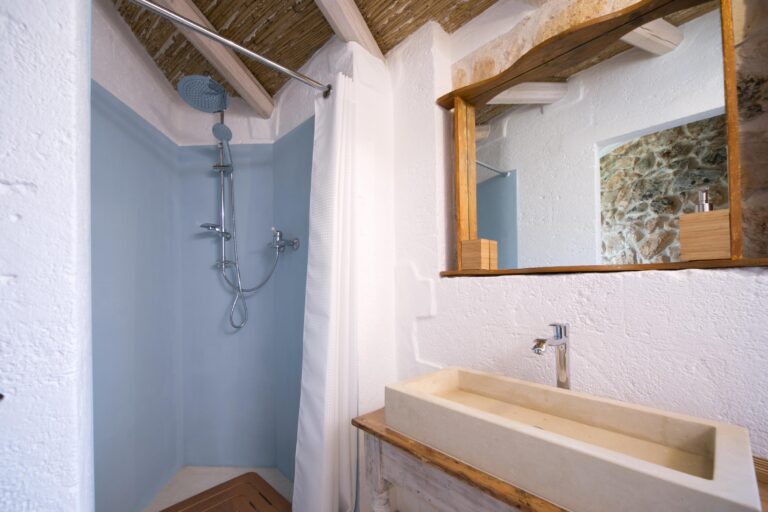 Prestige pool trullo