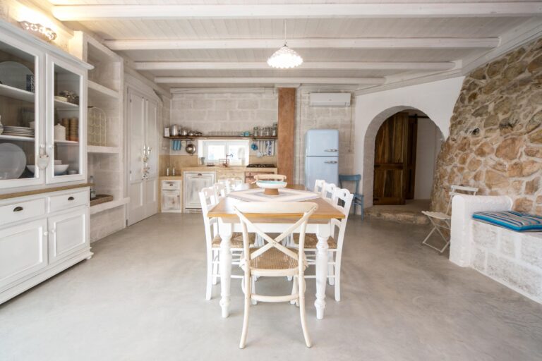 Prestige pool trullo