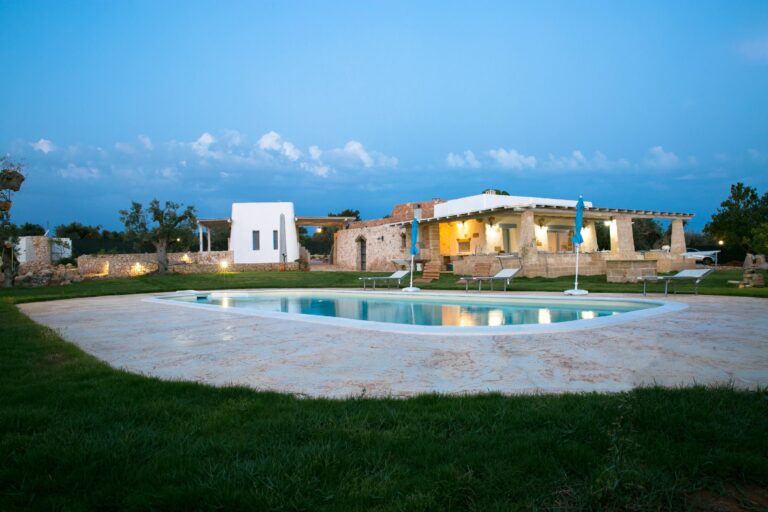 Prestige pool trullo