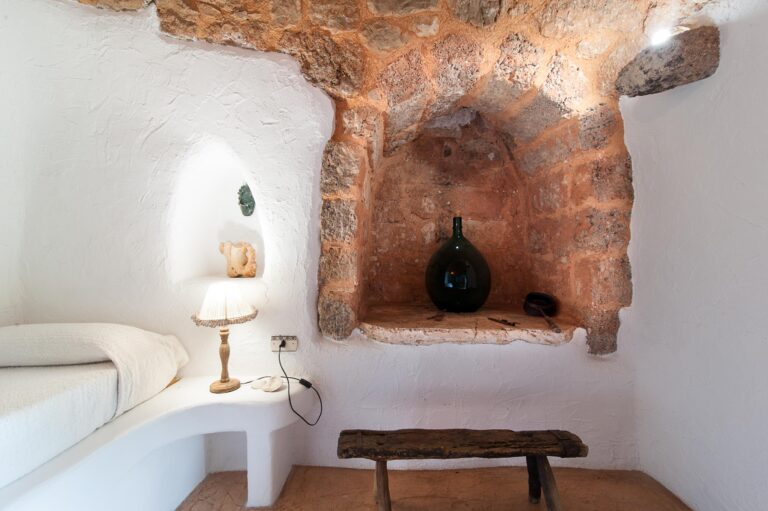 Tia pool trullo