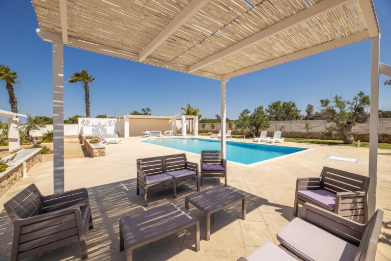 Malaspina luxury pool