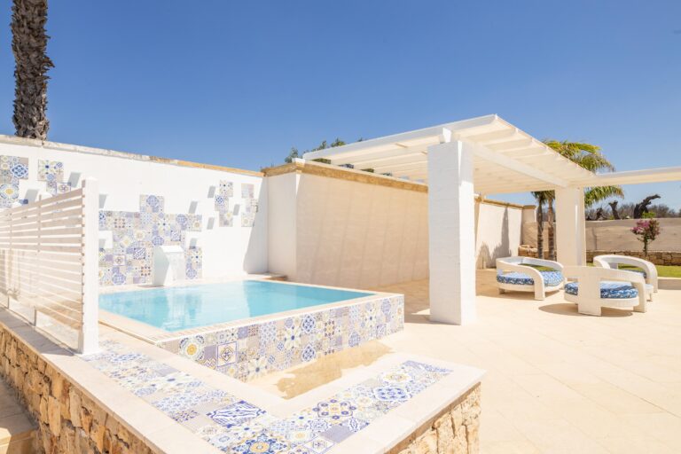 Malaspina luxury pool