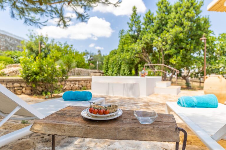 Tia pool trullo
