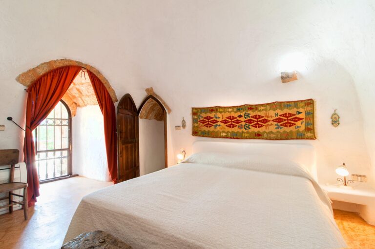 Tia pool trullo