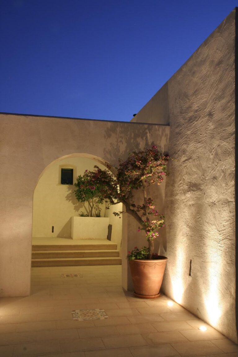 Tia pool studio