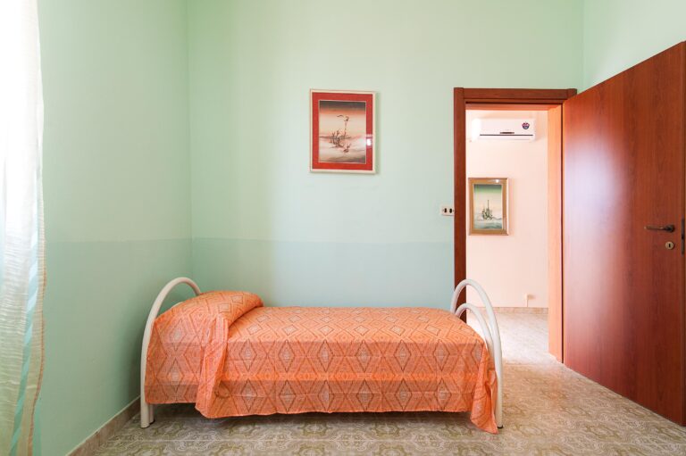The green sea small house